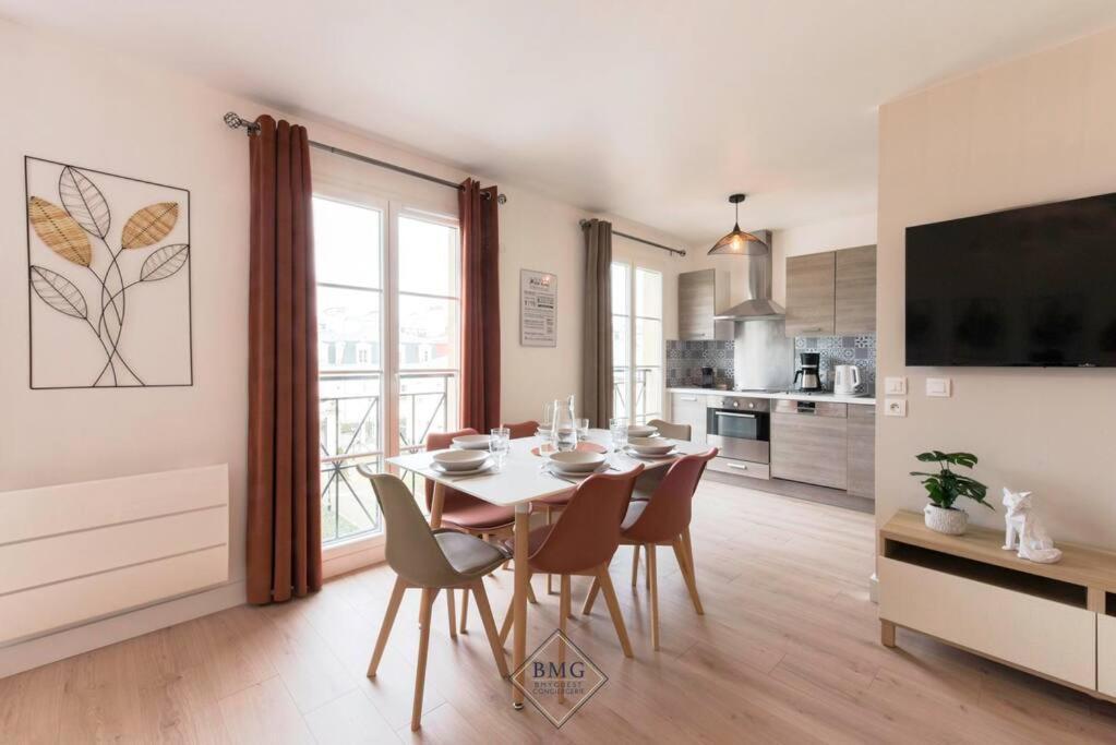 Royal Appartement Disneyland Bmyguest Serris Exterior photo